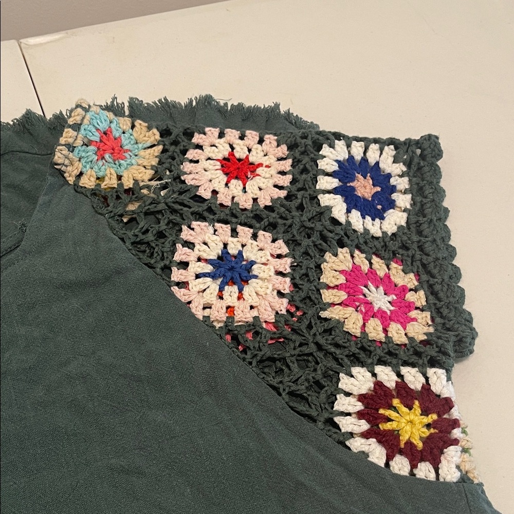 Hippy 70s Retro Crochet Linen Blend Top Granny Square Crochet Sleeves Size Small - Picture 13 of 14
